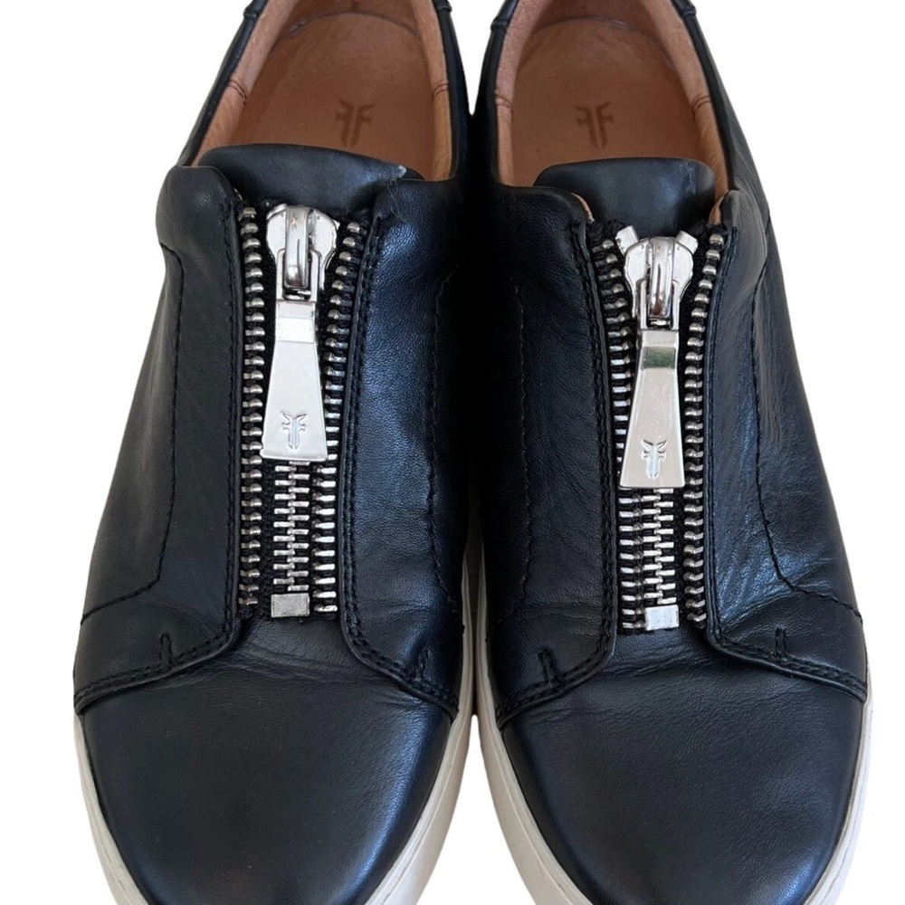 Frye Black Leather women’s Shoes with Zipper